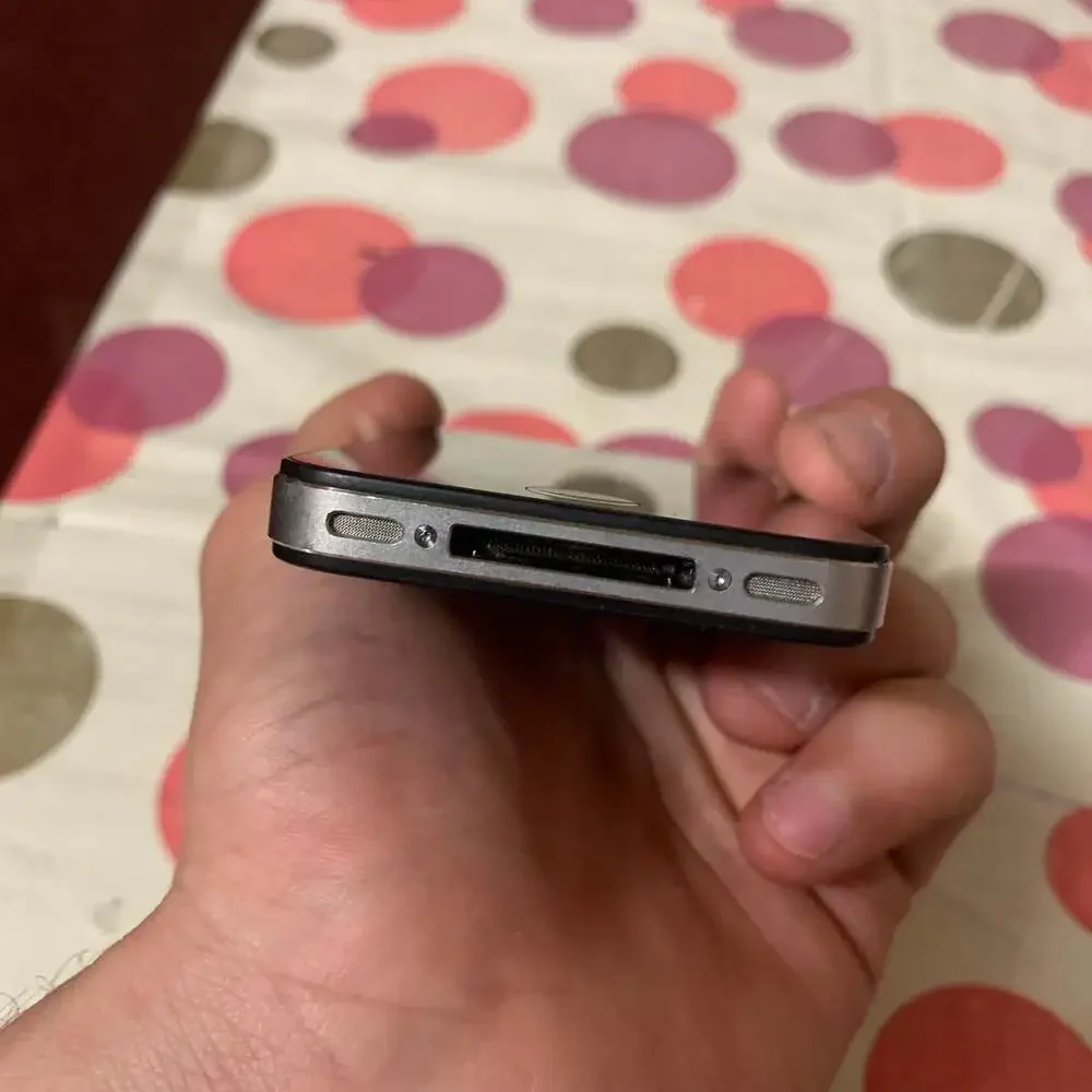 Apple iPhone 4S 16GB in Black for parts